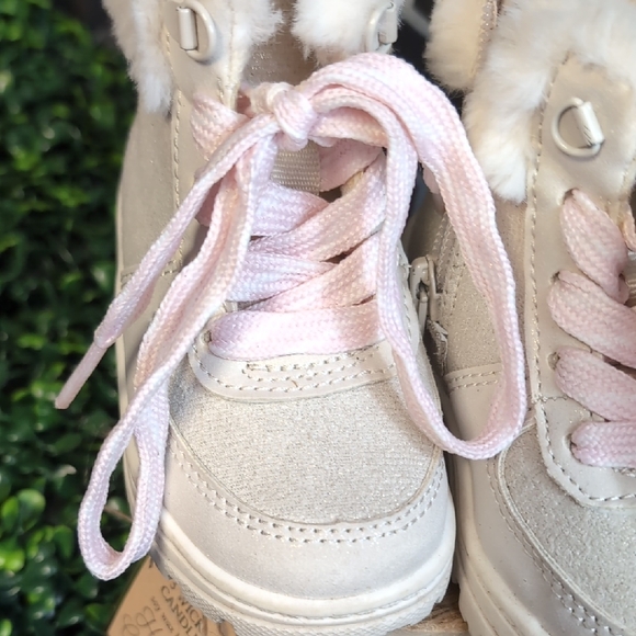 Carter's Kids Sparkle Boots with Pink Laces and Fur - Picture 4 of 13